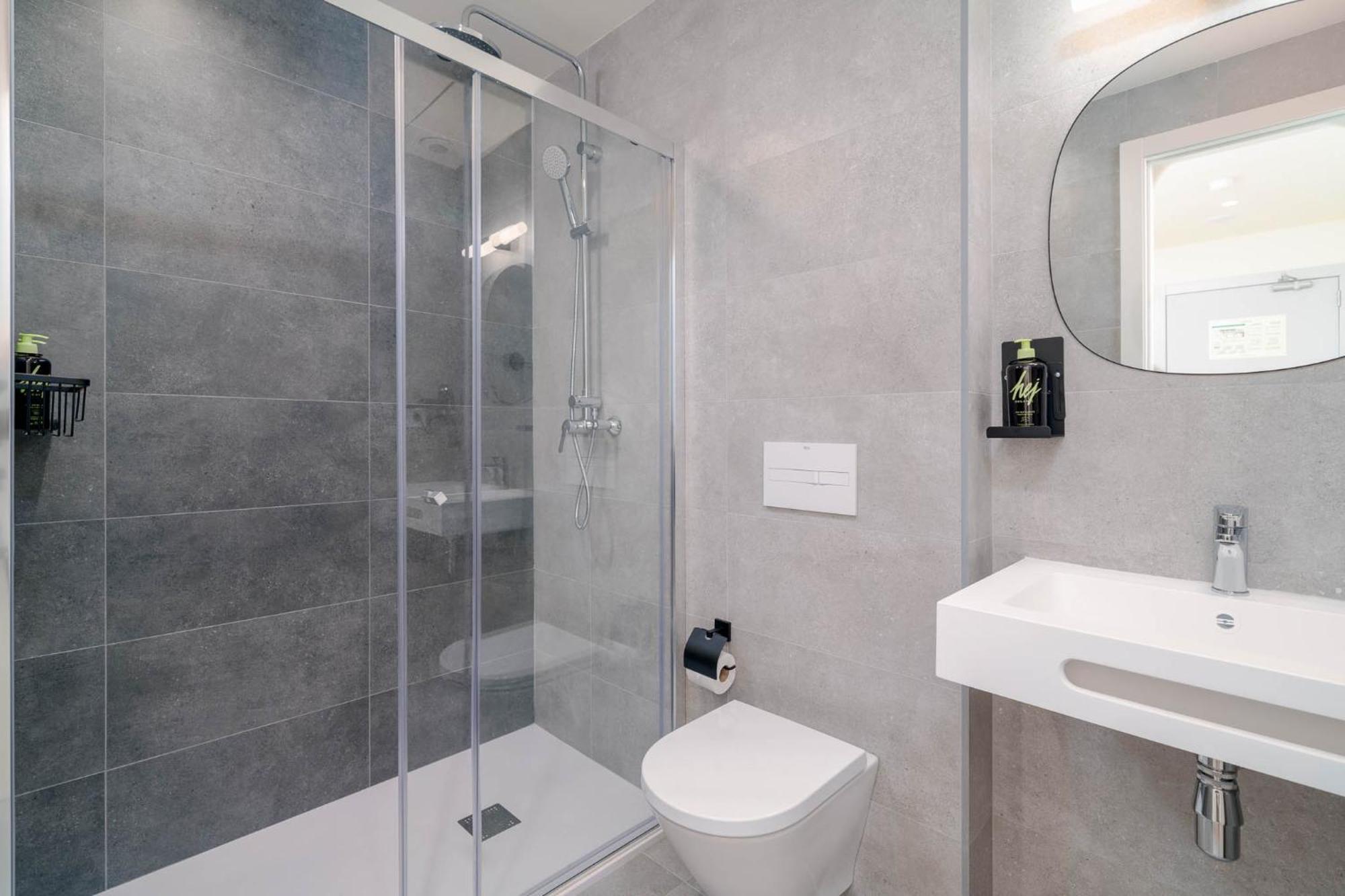 Limehome Valencia Carrer De Sant Jacint Quarto foto